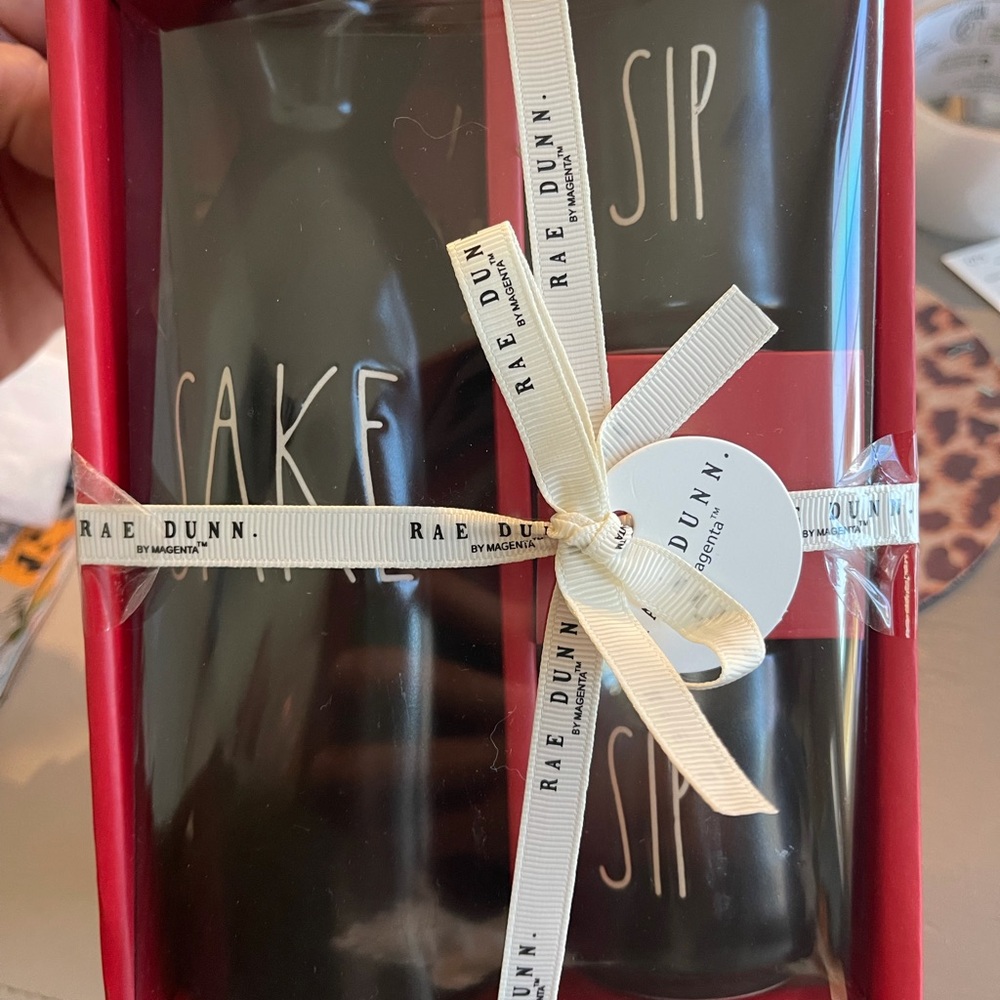 Brand new Rae Dunn Sake Set